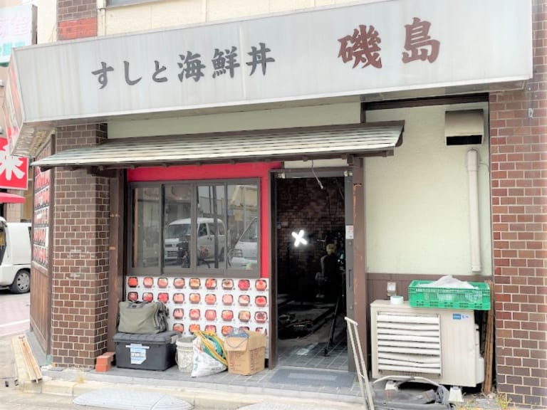 ライトのついた店内