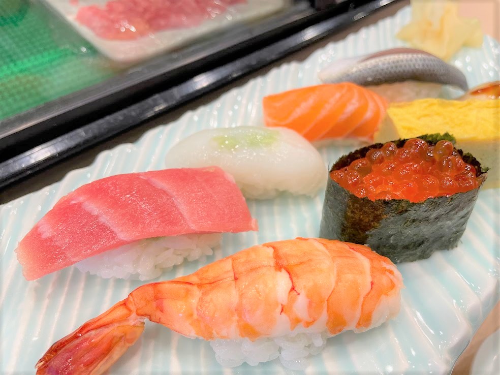 ネタがおいしいお寿司は少し小ぶりで食べやすい