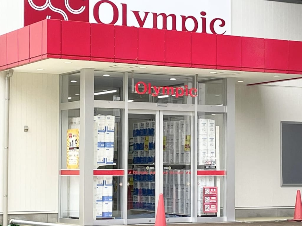 店内にはすでに商品が陳列されている模様