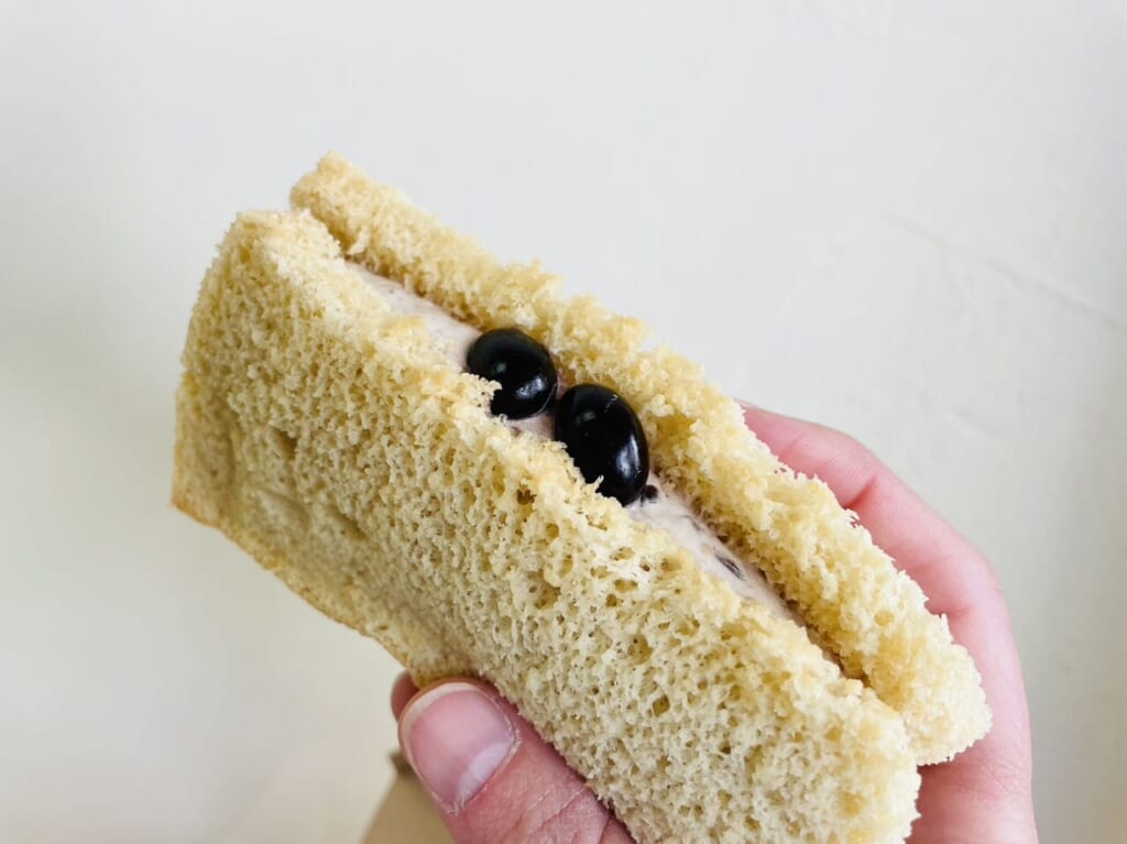 黒豆クリームサンド