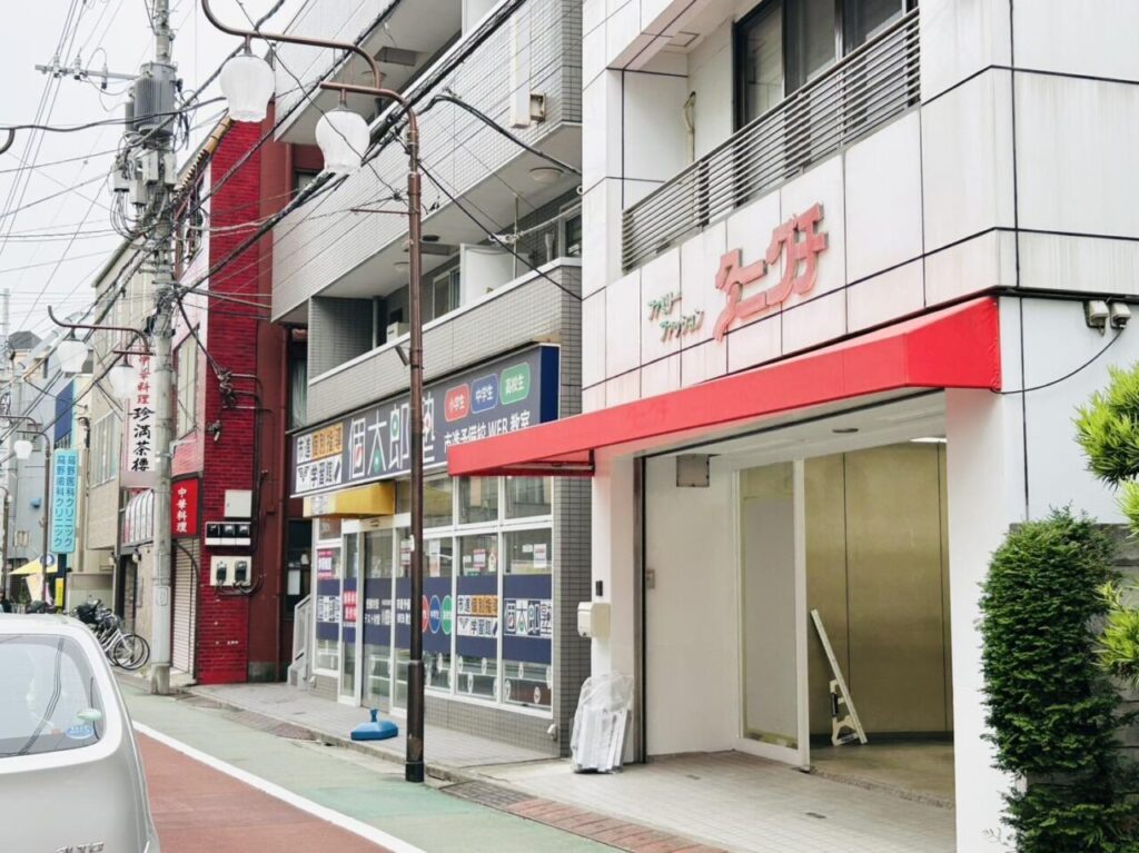 ファミリーファッションタニグチの店頭の様子