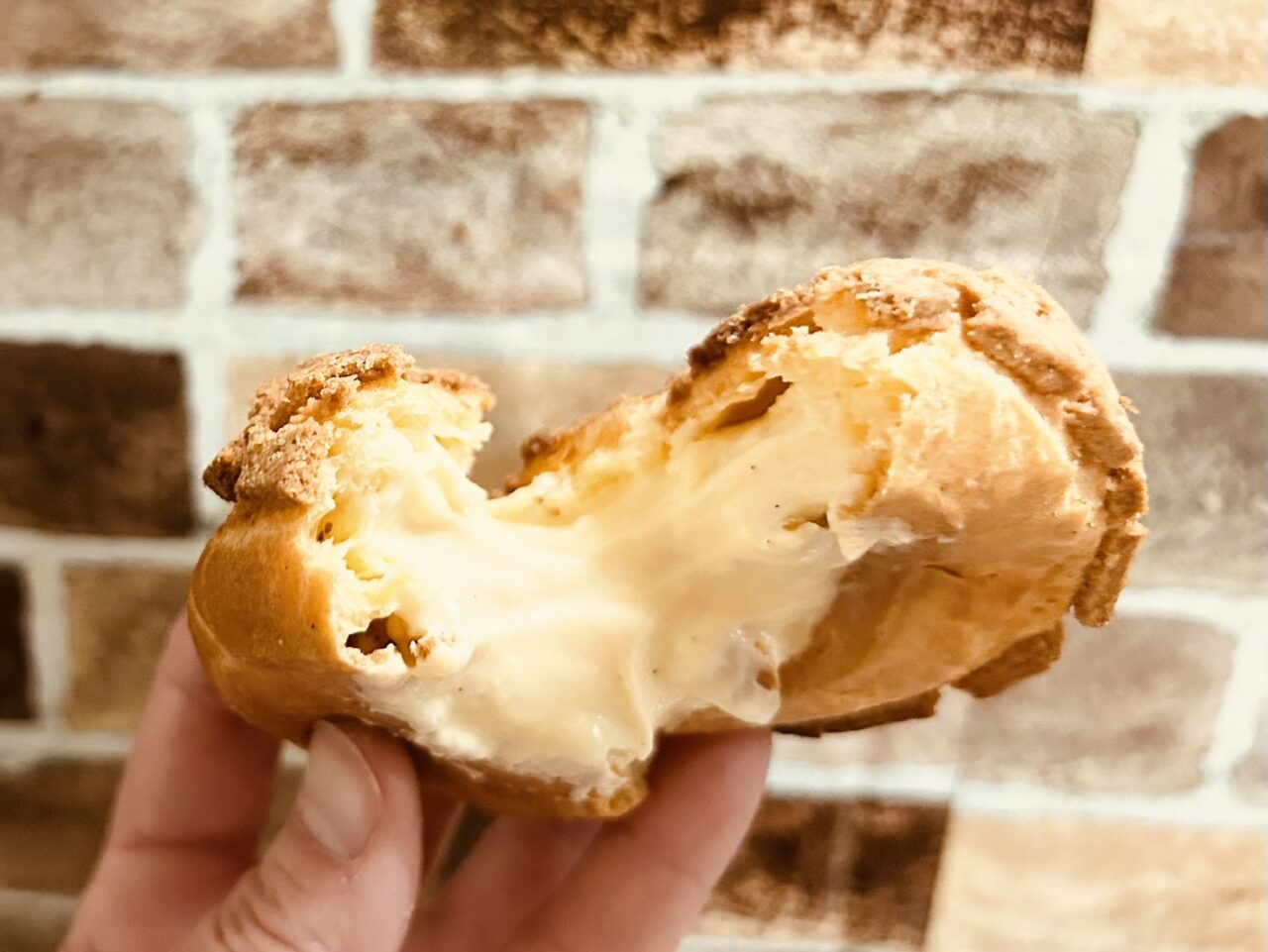 クリームたっぷりの米粉シュークリーム