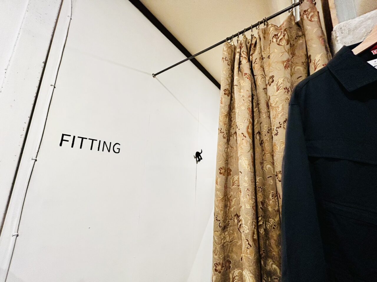 1階奥のフィッティングルーム