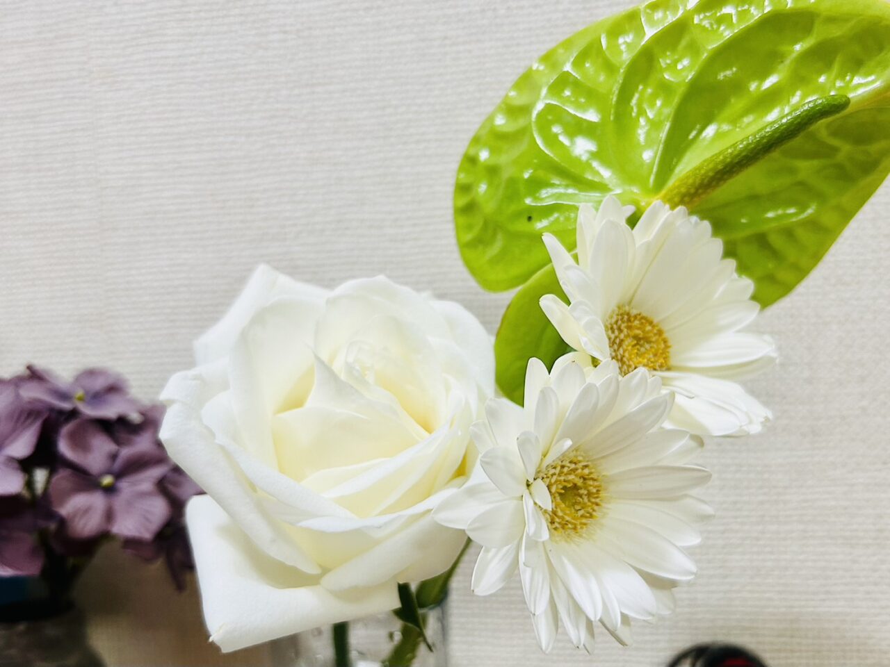 白を基調に選んだ「C.flower」の切り花