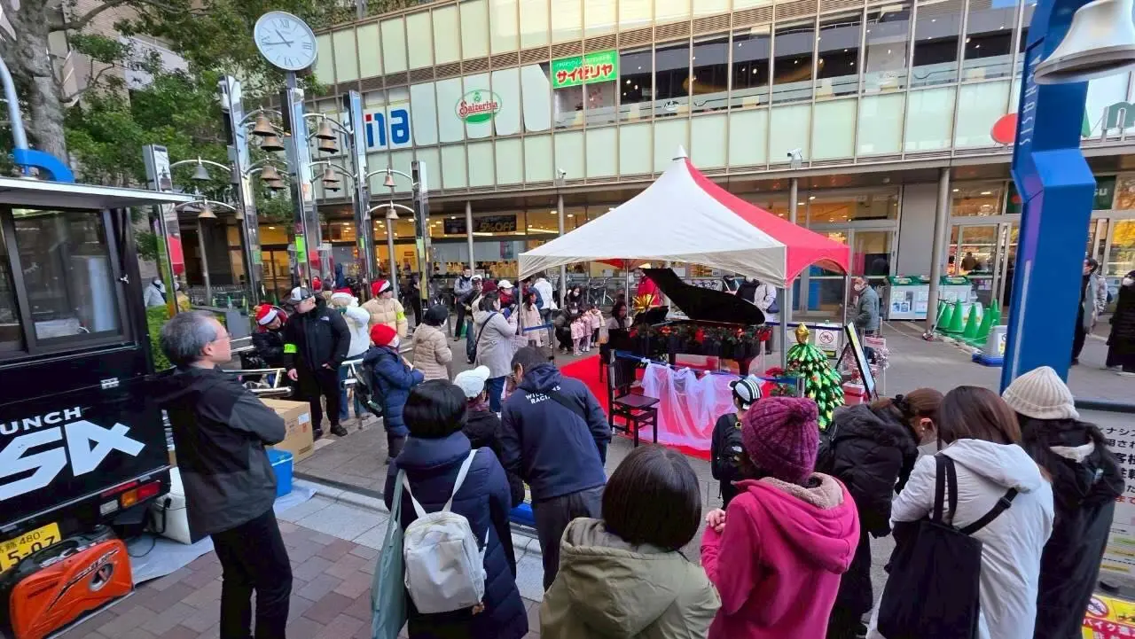 2025年12月の「第1回金町ストリートピアノ」の様子