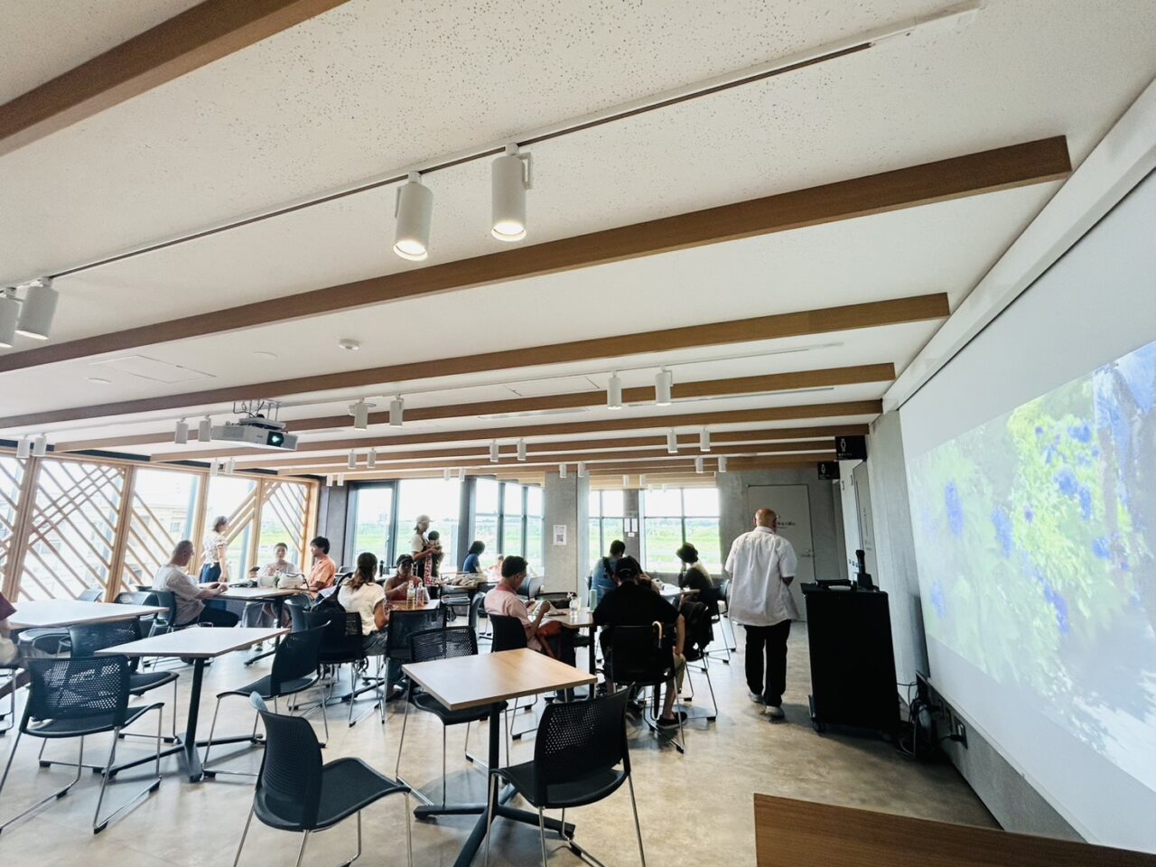 「柴又川甚まちなみ館」の3階休憩スペース