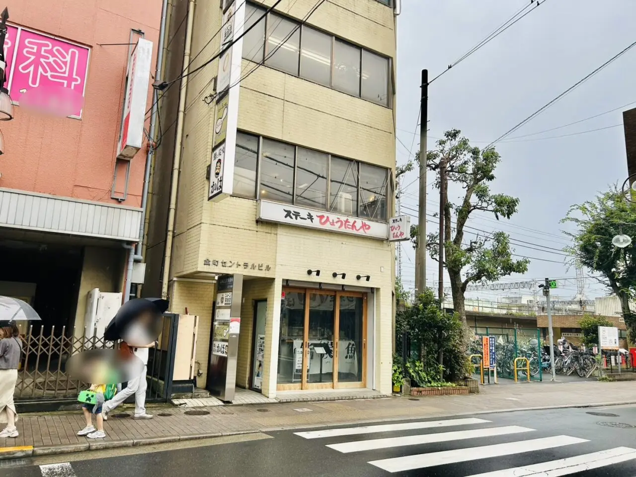 2026年7月の金町一番街通り入り口向かいの様子