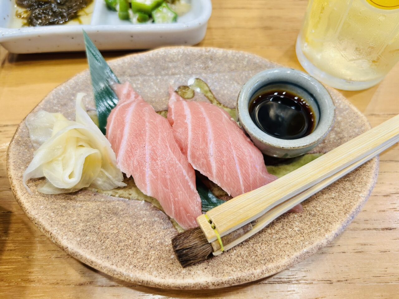 看板メニューの中トロの握り