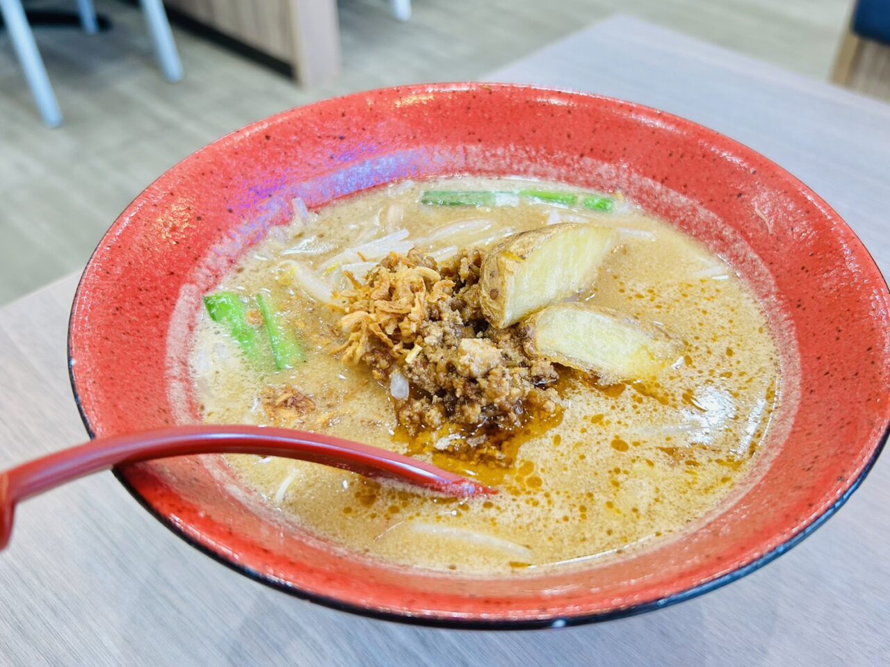 ポテトが乗った北海道味噌ラーメン